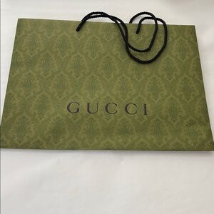 Gucci gift bag ( medium)
